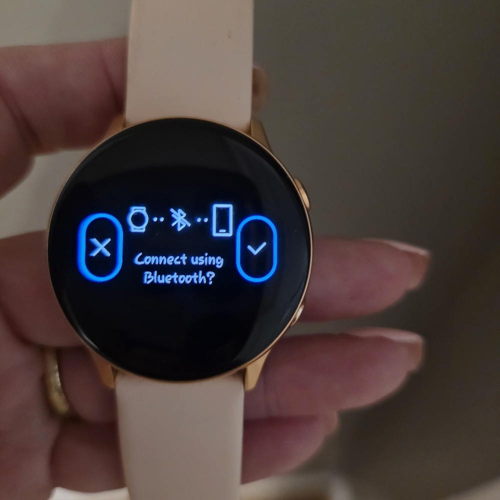 Samsung Pink and Rose Gold Smartwatch - Picture 5 of 7